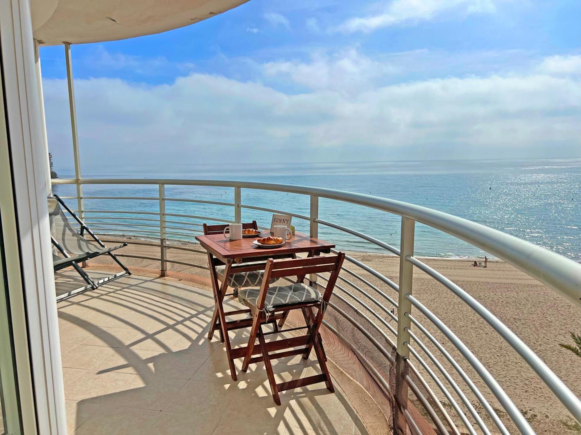 Ático en 1ª línea con impresionantes vistas al mar Apartamento El Campello Exterior foto